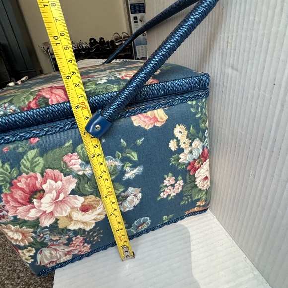 Vintage Floral Padded Fabric Sewing Basket w/Handle Pin Cushion Tray 14x9x9. - Picture 9 of 9